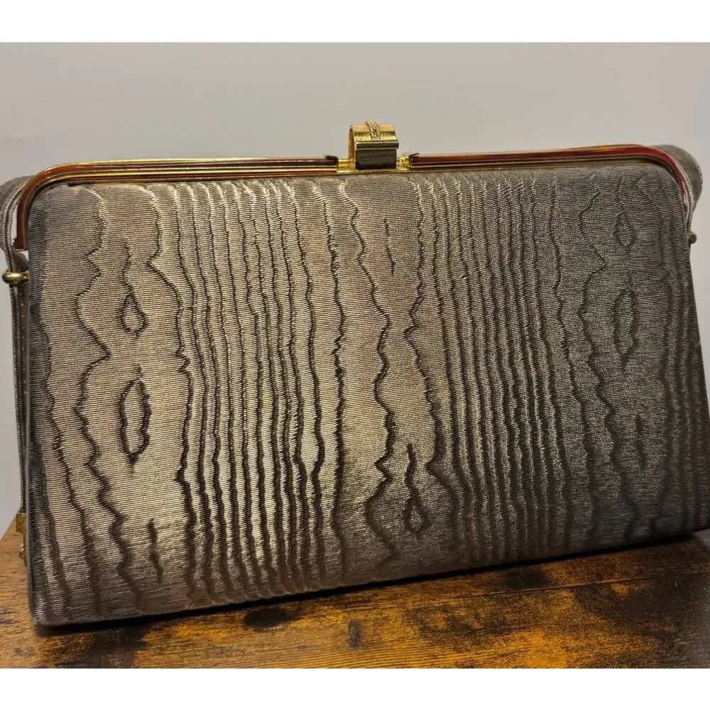 Vintage 60s Clutch Handbag With Gold Scalloped Clasp - Picture 7 of 9
